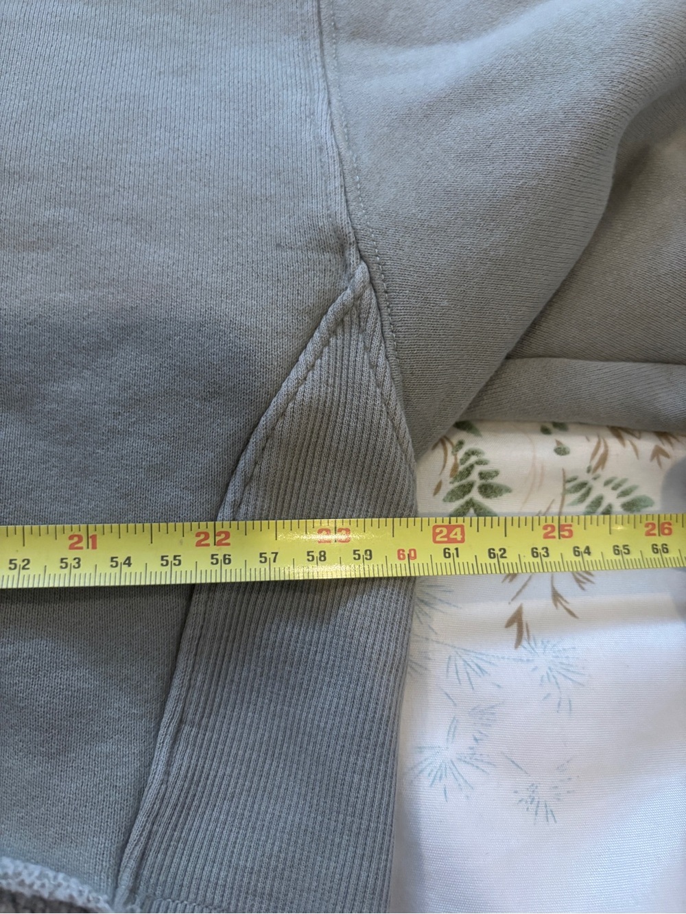 TNA Aritzia CozyAF Fleece Cropped Olive Green Women's Sweatshirt - Picture 7 of 11